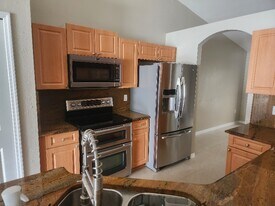 317 Puffer Ct in Kissimmee, FL - Building Photo