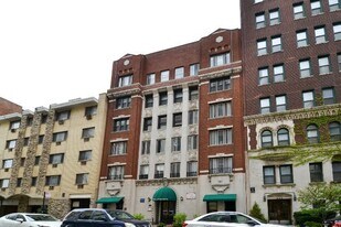411 W Roscoe St, Unit J07P in Chicago, IL - Building Photo