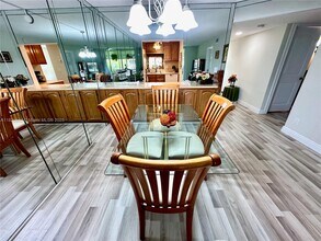 9420 S Hollybrook Lake Dr in Pembroke Pines, FL - Building Photo - Building Photo