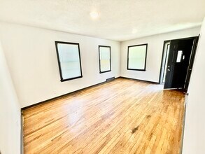 4018 N 42nd St in Omaha, NE - Building Photo - Building Photo