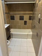 170 Claremont Ave in Jersey City, NJ - Foto de edificio - Building Photo