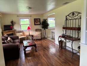 3808 Oakwood Ln in Knoxville, TN - Building Photo - Building Photo
