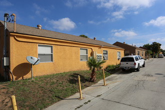 299-312 Willie James Jones Ave in San Diego, CA - Building Photo - Building Photo