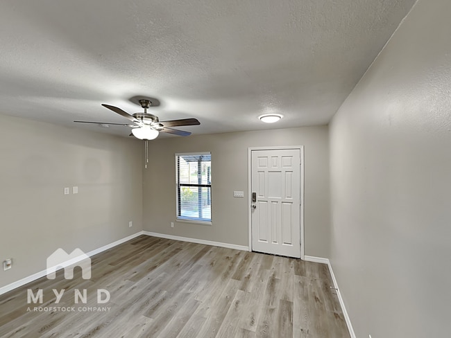 204 S Maki Rd in Plant City, FL - Building Photo - Building Photo