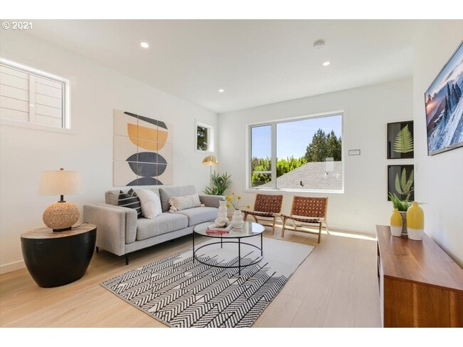 property at 3958 SE Gladstone St