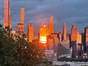 1001 Boulevard E in Weehawken, NJ - Building Photo - Building Photo