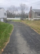 21 Carriage Dr in Newburgh, NY - Building Photo - Building Photo