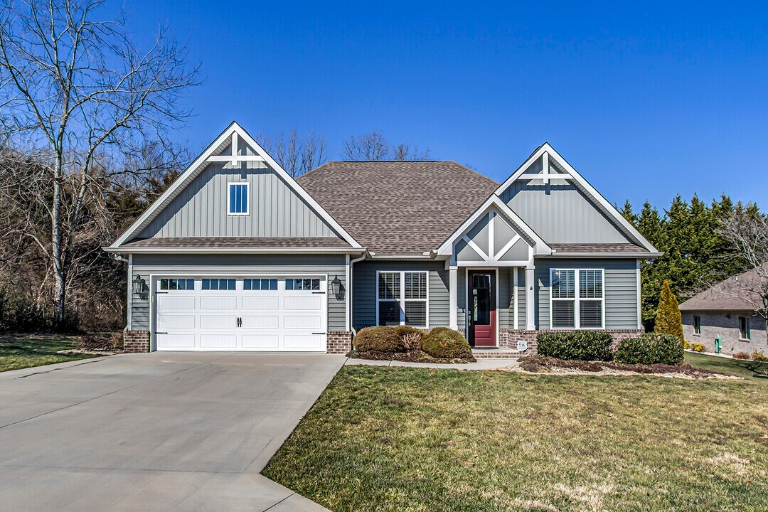 122 Pocola Way in Loudon, TN - Building Photo