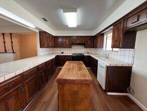 7828 S Del Rey Ave in Del Rey, CA - Building Photo - Building Photo