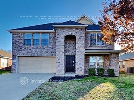 2100 Collington Dr in Roanoke, TX - Building Photo