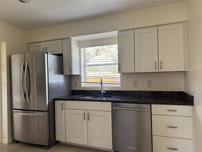 4511 Ardale St in Sarasota, FL - Foto de edificio - Building Photo