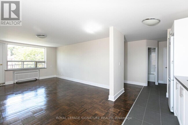 property at 990 Avenue Rd