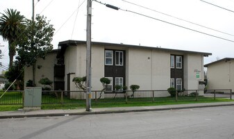906-916 Sunset Ave in Santa Rosa, CA - Building Photo