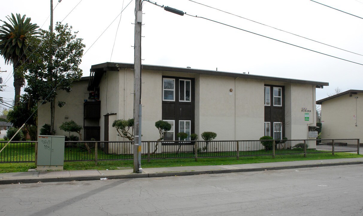 906-916 Sunset Ave in Santa Rosa, CA - Building Photo
