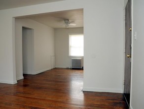 Noble-Quilliams Apartments in Cleveland Heights, OH - Building Photo - Interior Photo