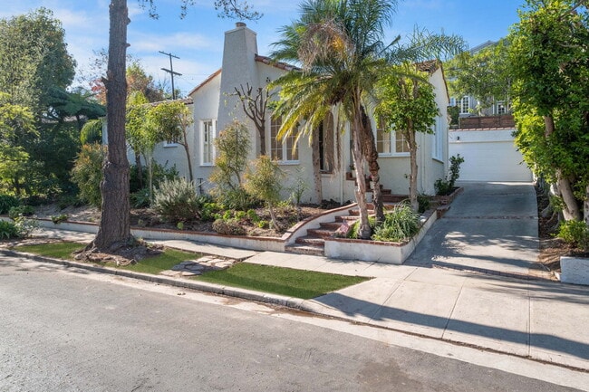 1933 Comstock Ave in Los Angeles, CA - Foto de edificio - Building Photo