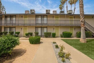 Sierra View in Fresno, CA - Building Photo - Building Photo