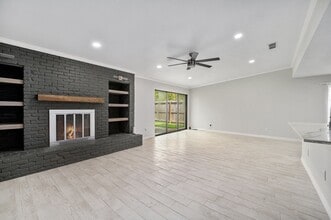 10818 Hillcroft Ave in Houston, TX - Building Photo - Building Photo