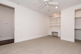 3821 N Braeswood Blvd in Houston, TX - Building Photo - Building Photo