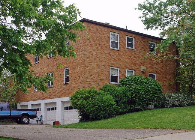 2301 Carlisle Ave in Fort Mitchell, KY - Foto de edificio - Building Photo