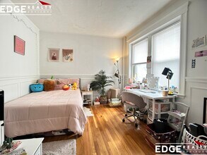200 Kelton St, Unit 9 in Boston, MA - Foto de edificio - Building Photo