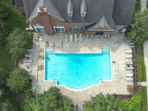 Legends Rosewood Village in Ypsilanti, MI - Foto de edificio - Building Photo