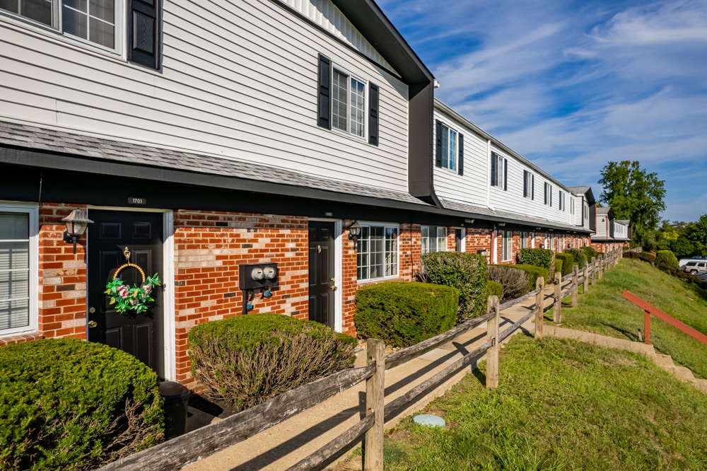 Heritage Hills Apartments in Jefferson Hills, PA