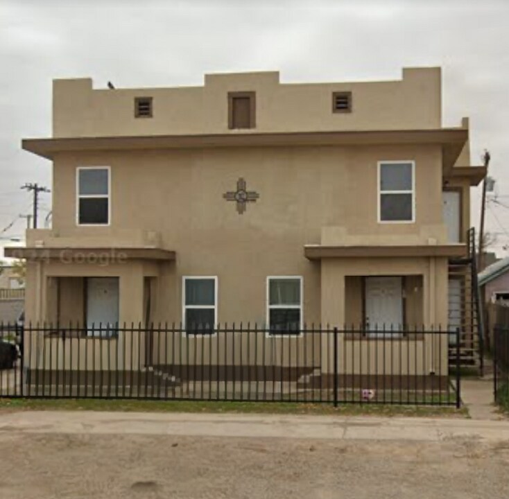 110 W Alameda St in Roswell, NM - Building Photo