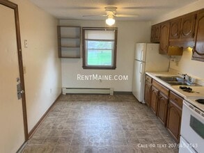 385 Pine St, Unit 8 in Bangor, ME - Building Photo - Building Photo