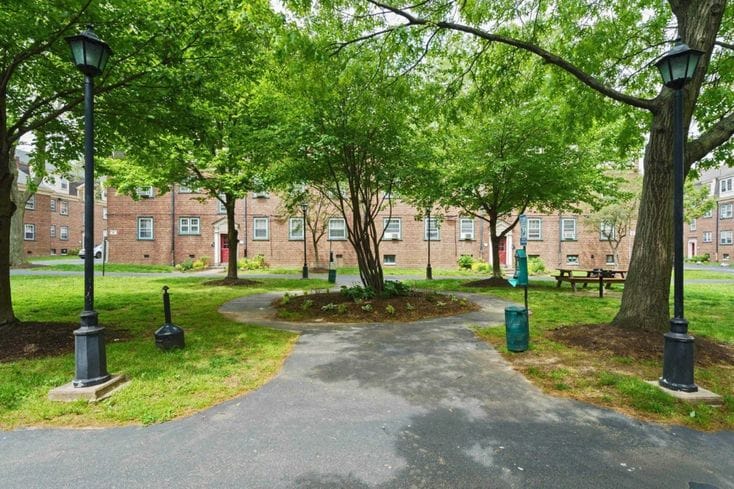 734 North Terrace Photo