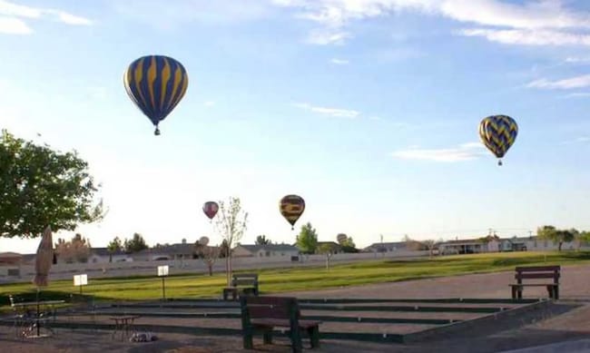 880 Montecito Dr in Pahrump, NV - Building Photo - Building Photo