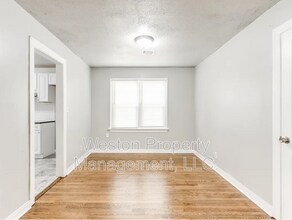 1217 NE 43rd St in Oklahoma City, OK - Building Photo - Building Photo