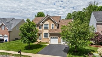 13 Goldstar Dr in Princeton, NJ - Building Photo