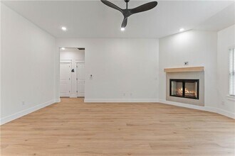49 Melbourn Dr in Bella Vista, AR - Foto de edificio - Building Photo
