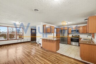 1820 S Greenville Rd in Greenville, MI - Building Photo - Building Photo