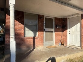 401 S Jefferson St, Unit 3 in Kaufman, TX - Building Photo