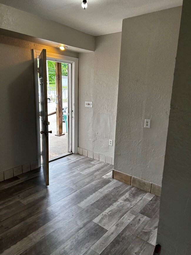 100 Upton Ave in Battle Creek, MI - Building Photo - Building Photo