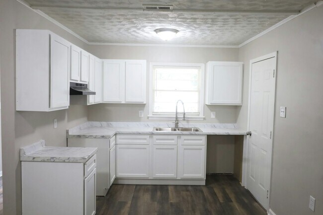 1731 Sea Isle Rd in Memphis, TN - Building Photo - Building Photo