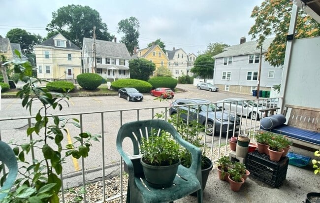 73 Charlesbank Rd in Newton, MA - Building Photo - Building Photo