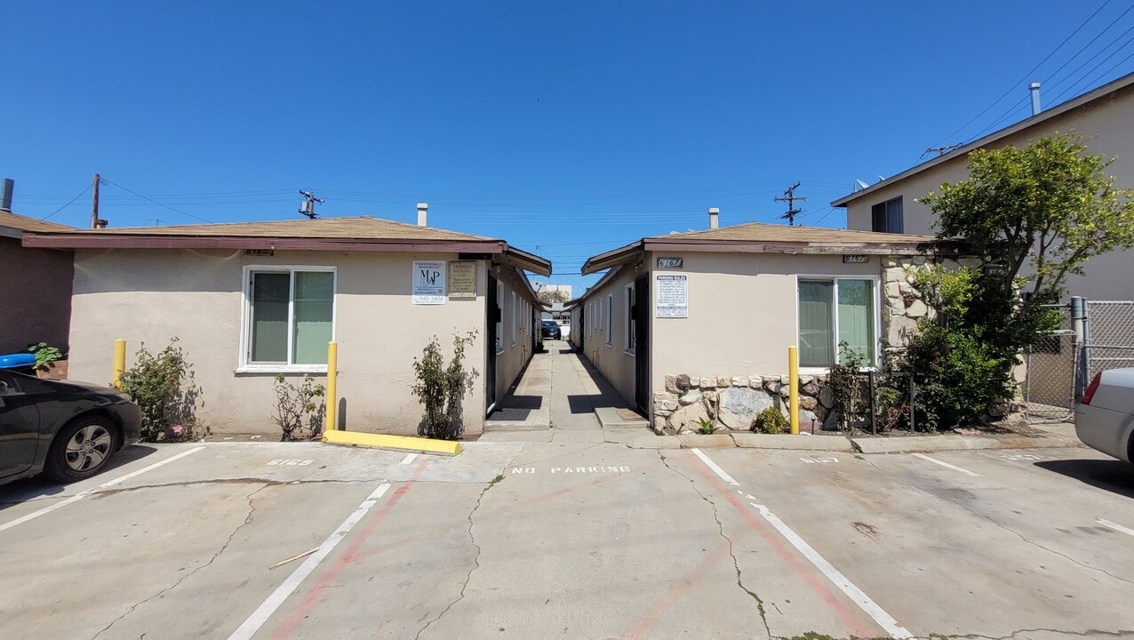6165 E Gage Ave in Bell Gardens, CA - Foto de edificio