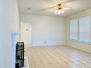 4337 Park Creek Cir N in Fort Worth, TX - Building Photo - Building Photo