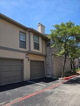 11839 Parliament St in San Antonio, TX - Foto de edificio - Building Photo