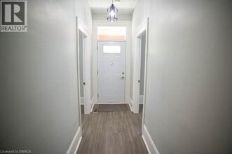 167 Nelson St in Brantford, ON - Building Photo - Building Photo