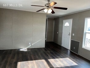 667 W Mills Dr in Towanda, KS - Building Photo - Building Photo