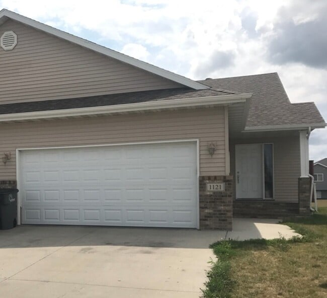 property at 1121 37th Ave S