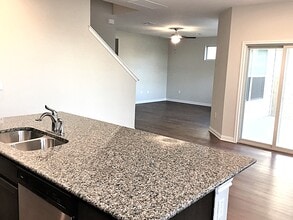 5817 Monmarte Cove in Austin, TX - Foto de edificio - Building Photo