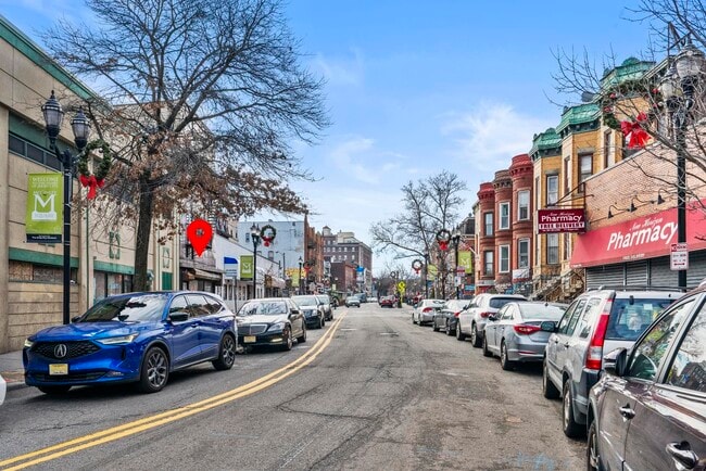 704 Bergen Ave in Jersey City, NJ - Building Photo - Building Photo
