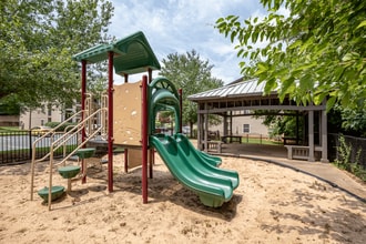 The Grove Apartments in Spartanburg, SC - Building Photo - Building Photo
