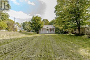 738 Mt Pleasant Rd in Brant, ON - Building Photo