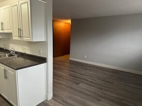 200 Park Rd N in Oshawa, ON - Building Photo - Building Photo